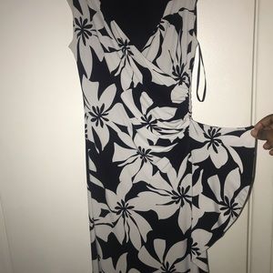 White House black market size 6 dress